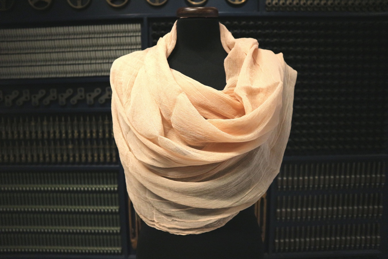 Sciarpa in tessuto Crépon di pura seta, color cipria